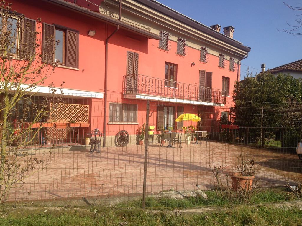 Cascina Dei Gelsi Hotel Sale Екстериор снимка